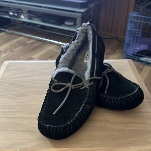 Men’s Uggs Houseshoes size 12